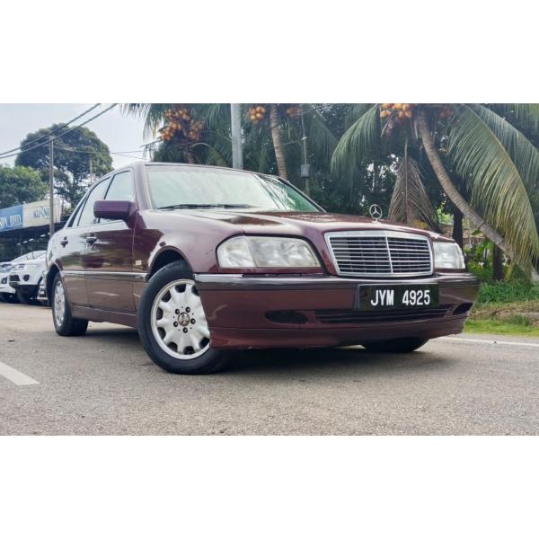 Mercedes-Benz C200
