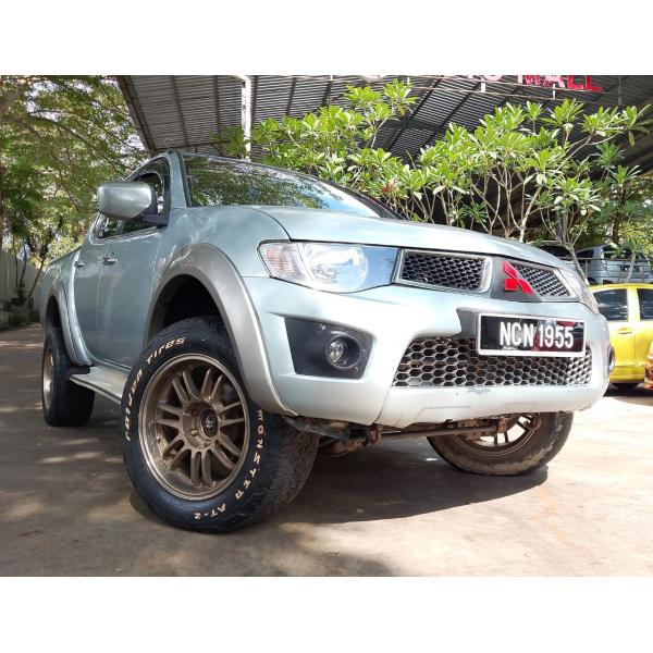  Mitsubishi Triton