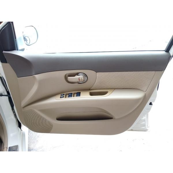  Nissan Grand Livina