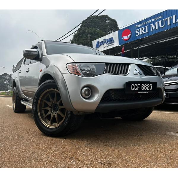  Mitsubishi Triton