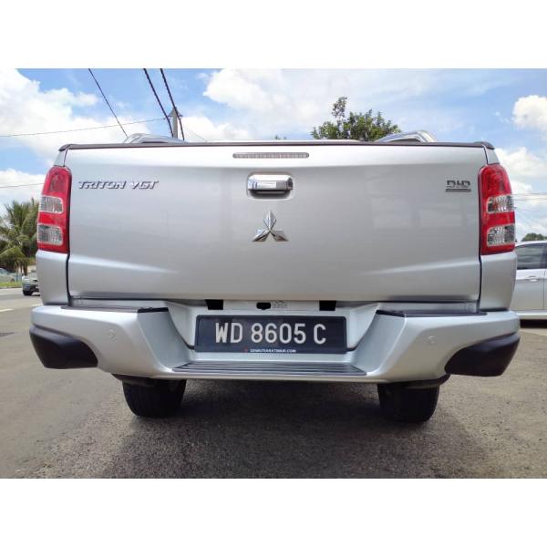  Mitsubishi Triton