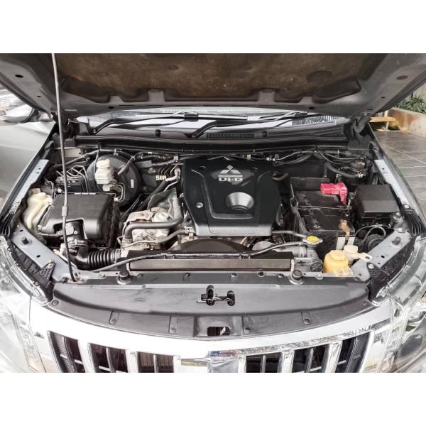  Mitsubishi Triton