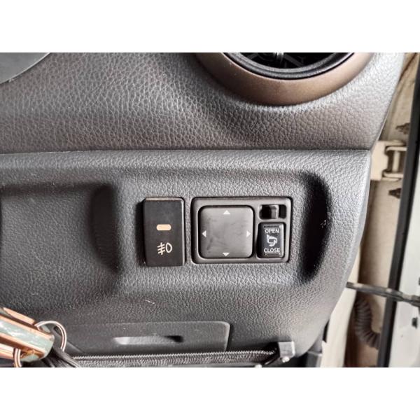  Nissan Grand Livina
