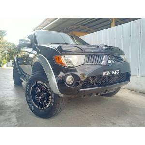  Mitsubishi Triton