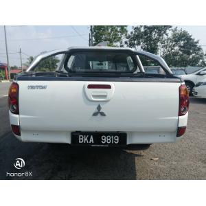  Mitsubishi Triton