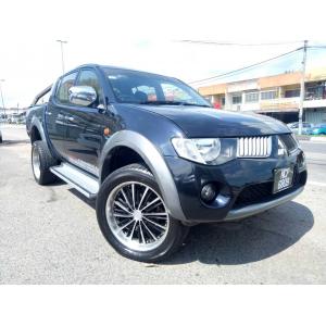  Mitsubishi Triton