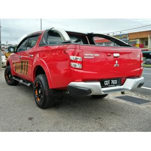  Mitsubishi Triton