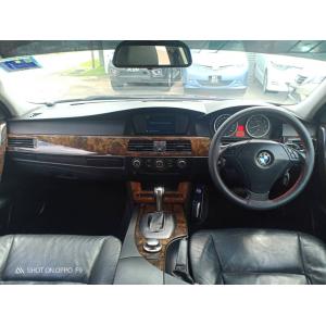  BMW 530i