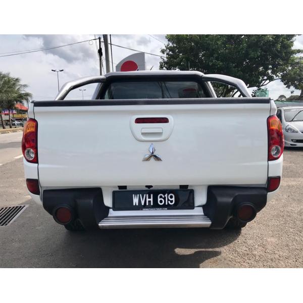  Mitsubishi Triton