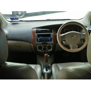  Nissan Grand Livina