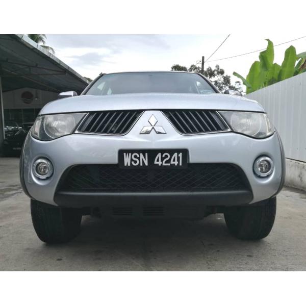  Mitsubishi Triton