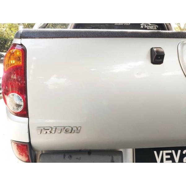  Mitsubishi Triton