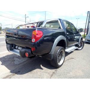  Mitsubishi Triton