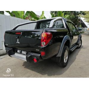  Mitsubishi Triton