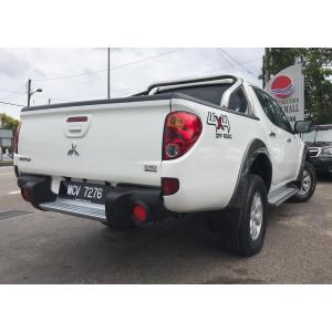  Mitsubishi Triton