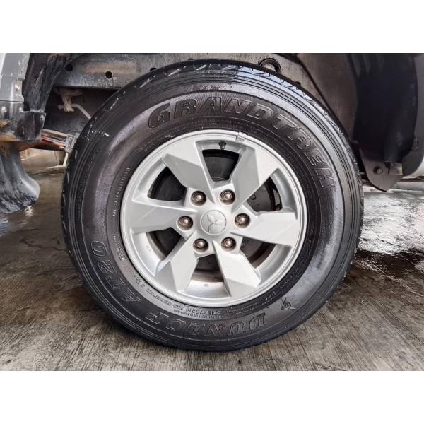  Mitsubishi Triton