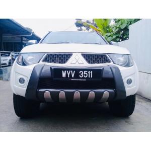  Mitsubishi Triton