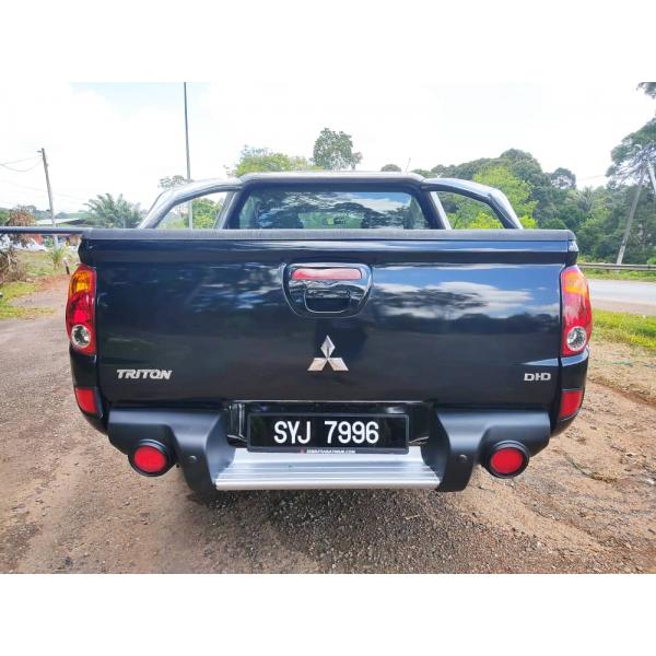  Mitsubishi Triton