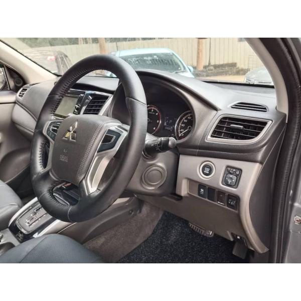  Mitsubishi Triton