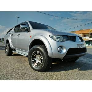  Mitsubishi Triton