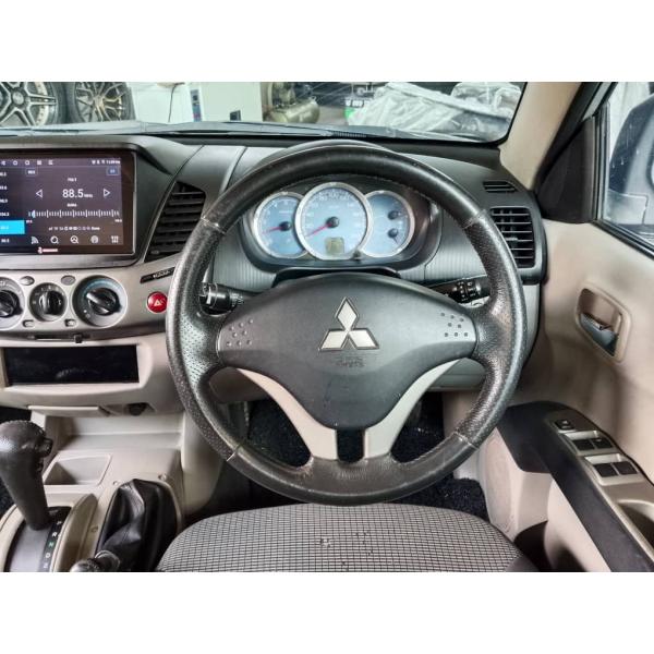  Mitsubishi Triton