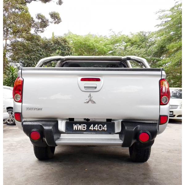  Mitsubishi Triton