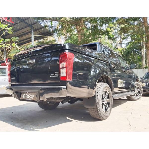Isuzu D-Max