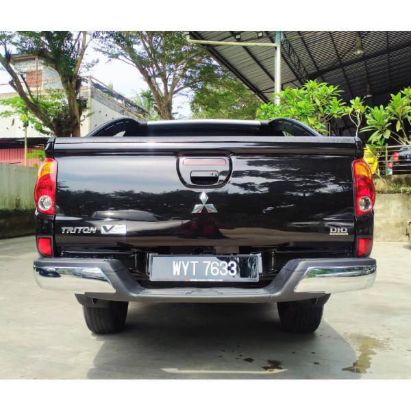  Mitsubishi Triton