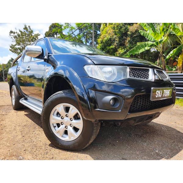  Mitsubishi Triton