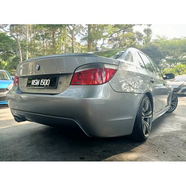  BMW 530i