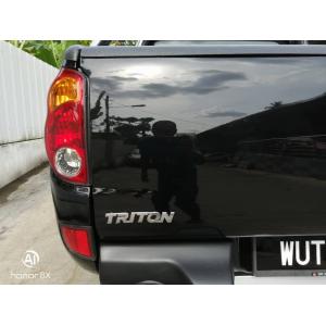  Mitsubishi Triton