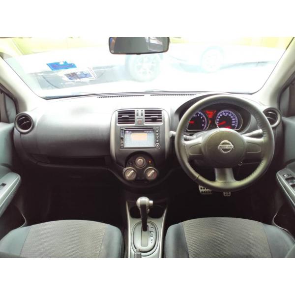 Nissan Almera