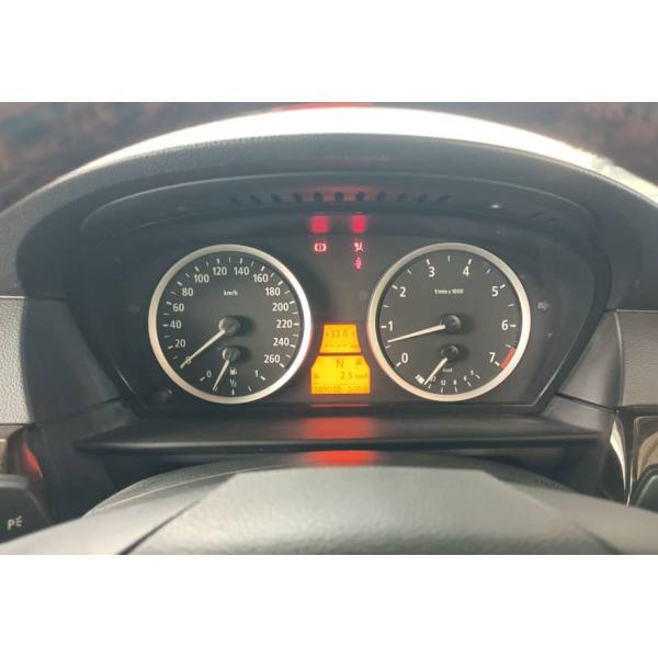  BMW 530i