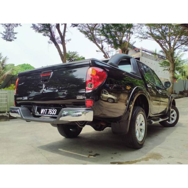  Mitsubishi Triton